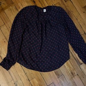 Navy blue and red long sleeve Gap blouse in square print